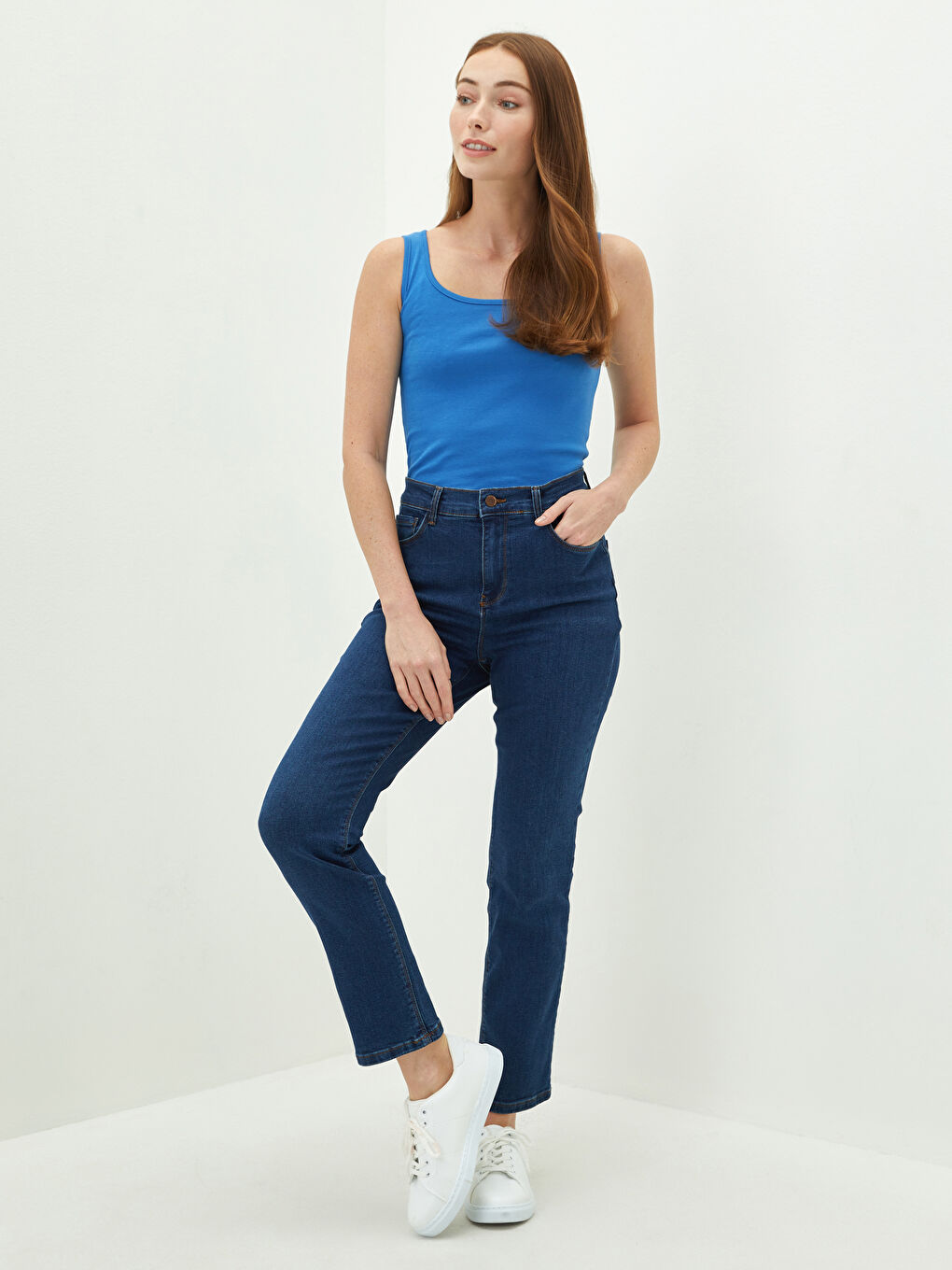 Mavi U Yaka Kolsuz Pamuklu Kadın Atlet-2