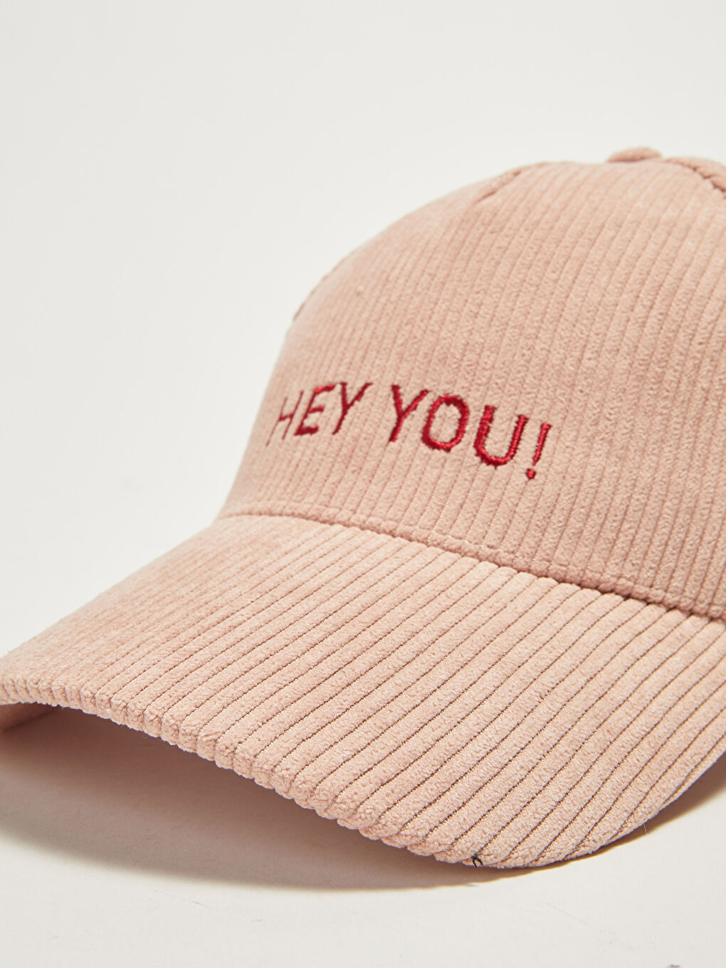 әйелдерге арналған кестеленген кепка-3