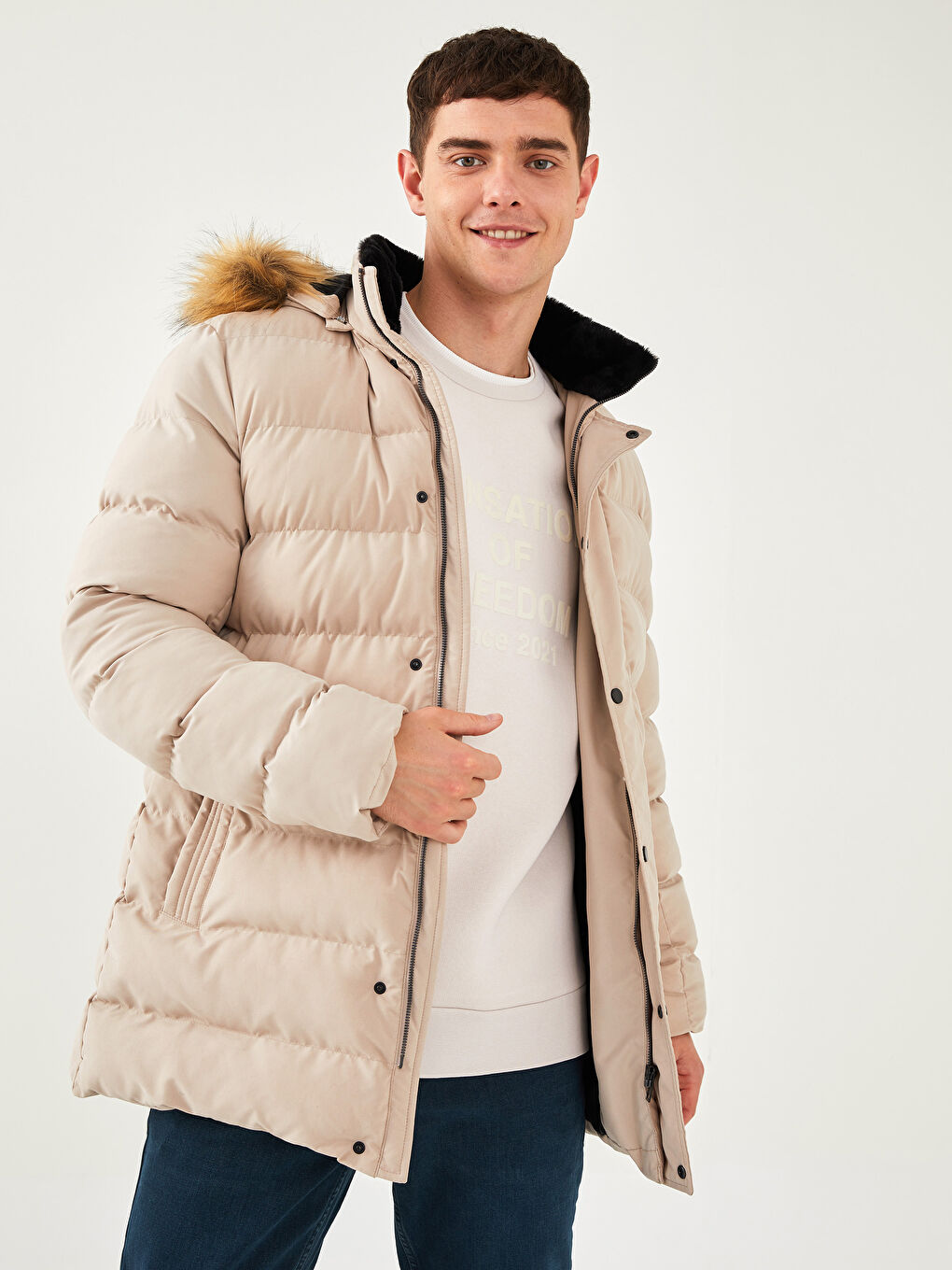 Bej Standart Kalıp Kapüşonlu Erkek Mont