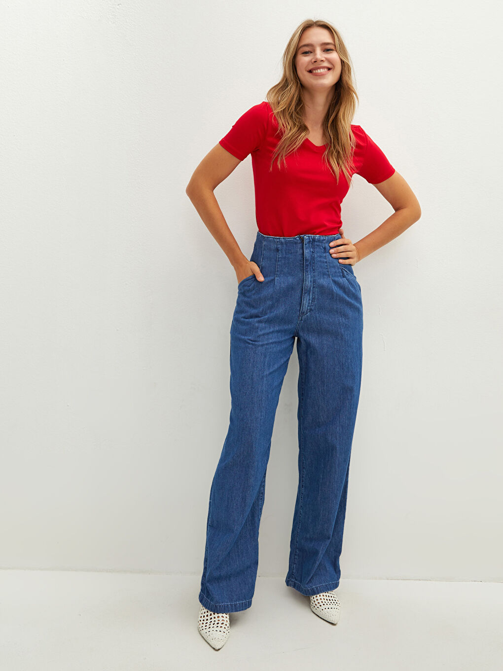 Kırmızı V  Yaka Düz Kısa Kollu Pamuklu Kadın Tişört-4