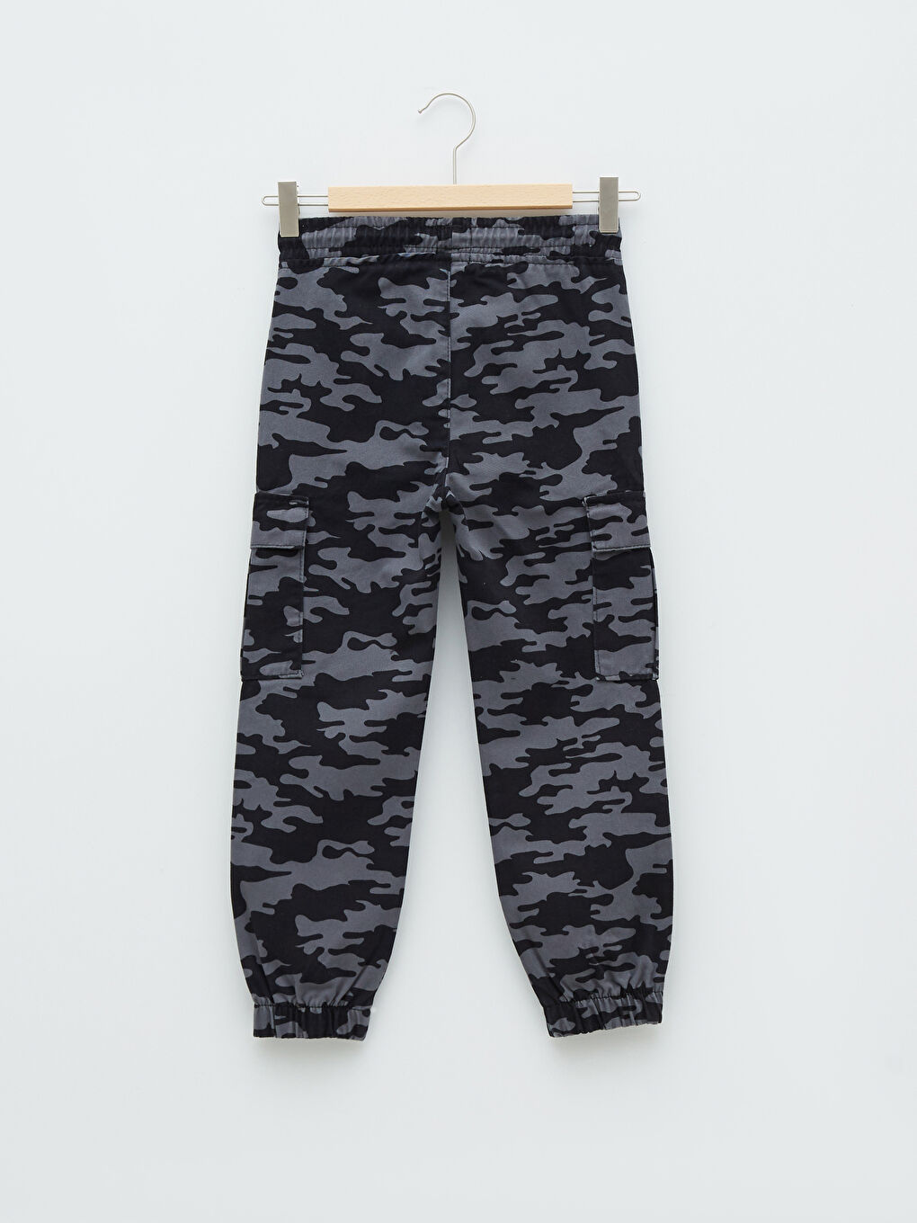 LCW Kids Maskirne Kargo Pantalone Sa Rastegljivim Pojasom Za Dečake -W1BF13Z4-LQJ