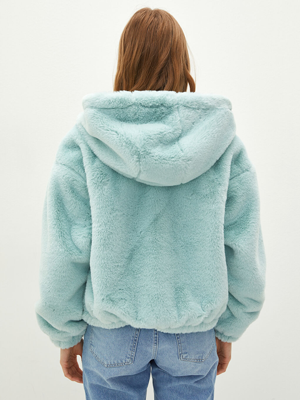 Yeşil Kapüşonlu Düz Cep Detaylı Uzun Kollu Pelüş Kalın Kadın Mont-4