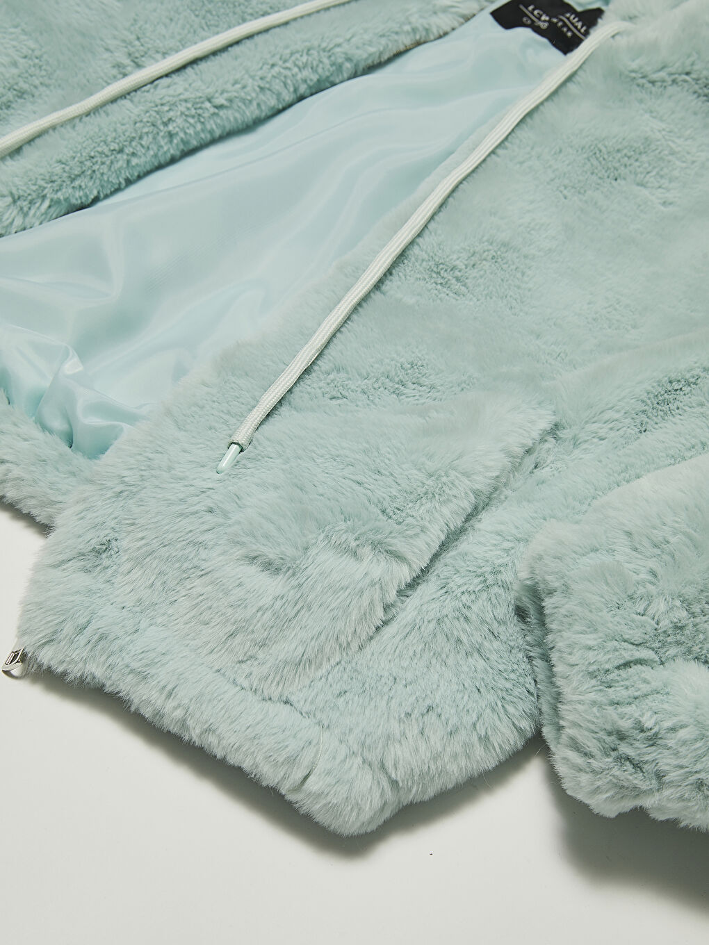 Yeşil Kapüşonlu Düz Cep Detaylı Uzun Kollu Pelüş Kalın Kadın Mont-6