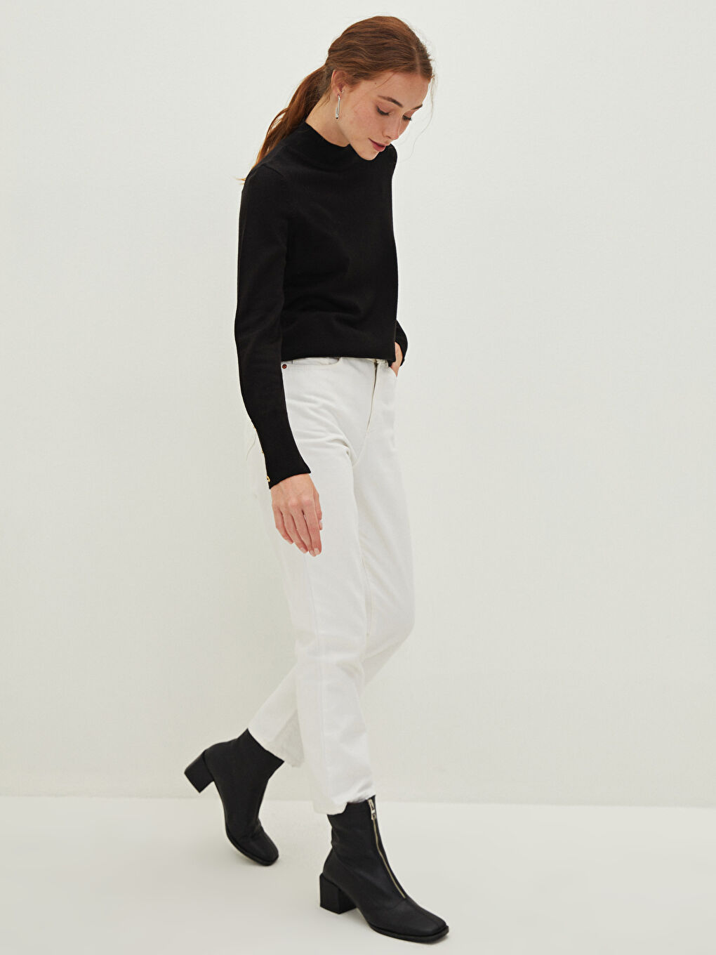 Siyah Yarım Balıkçı Yaka Kadın Triko Kazak-3