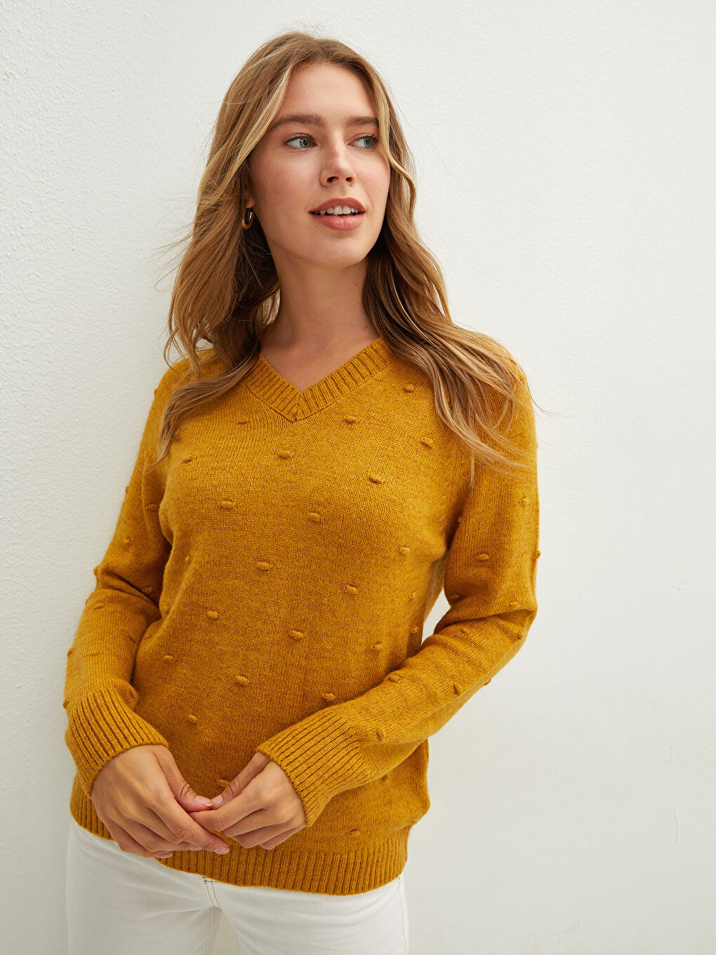 Sarı V Yaka Desenli Uzun Kollu Kadın Triko Kazak-1