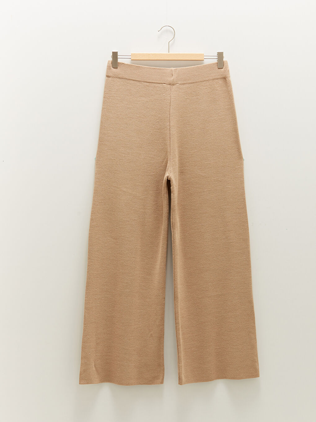 LCWAIKIKI Basic Pantalone od trikotaže sa elastičnim strukom, uskim krojem i širokim nogavicama za žene -W1BG73Z8-DGF