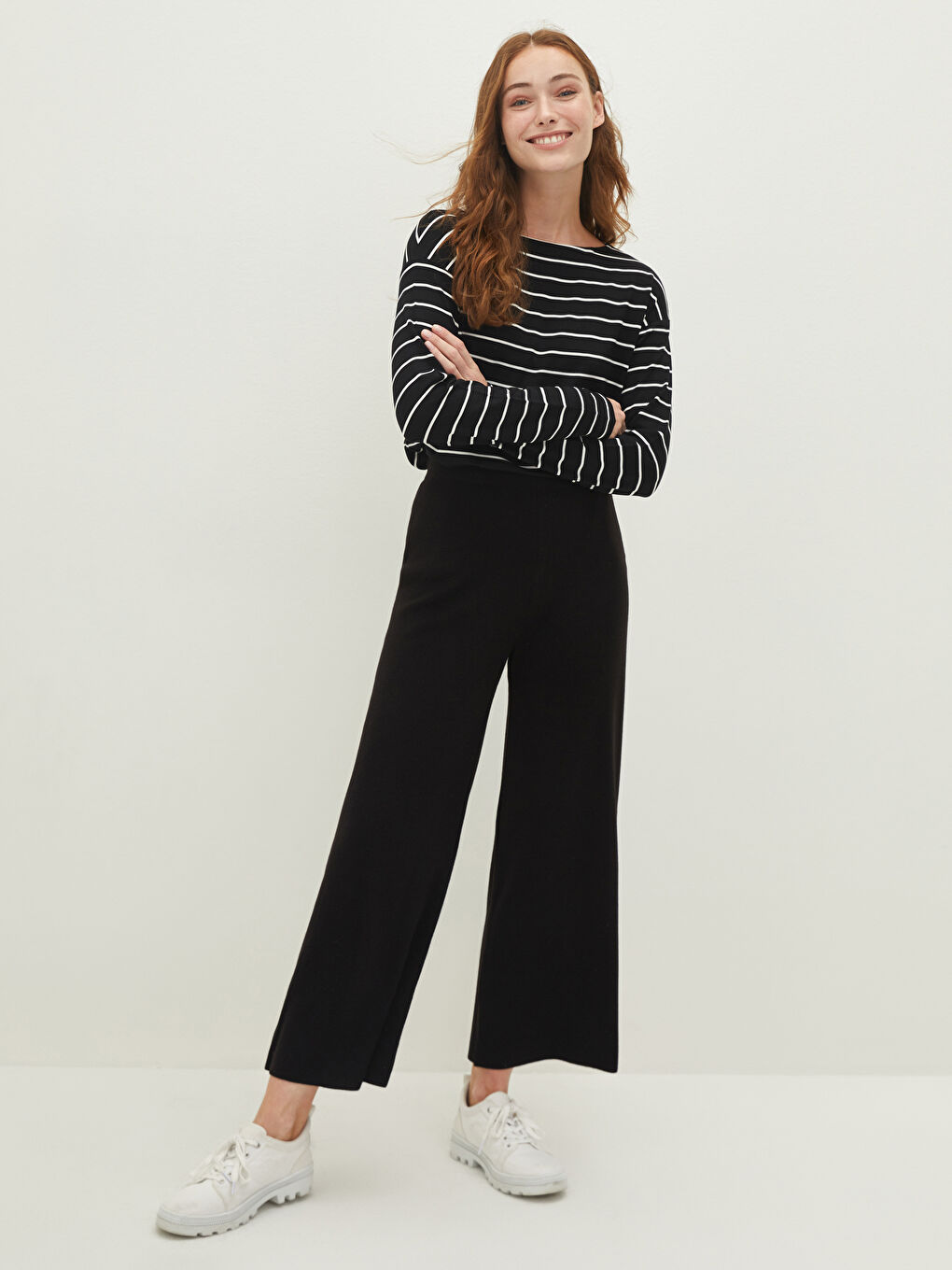 Pantalon en Tricot à Taille Élastique, Coupe Svelte, Jambe Large pour Femmes-1