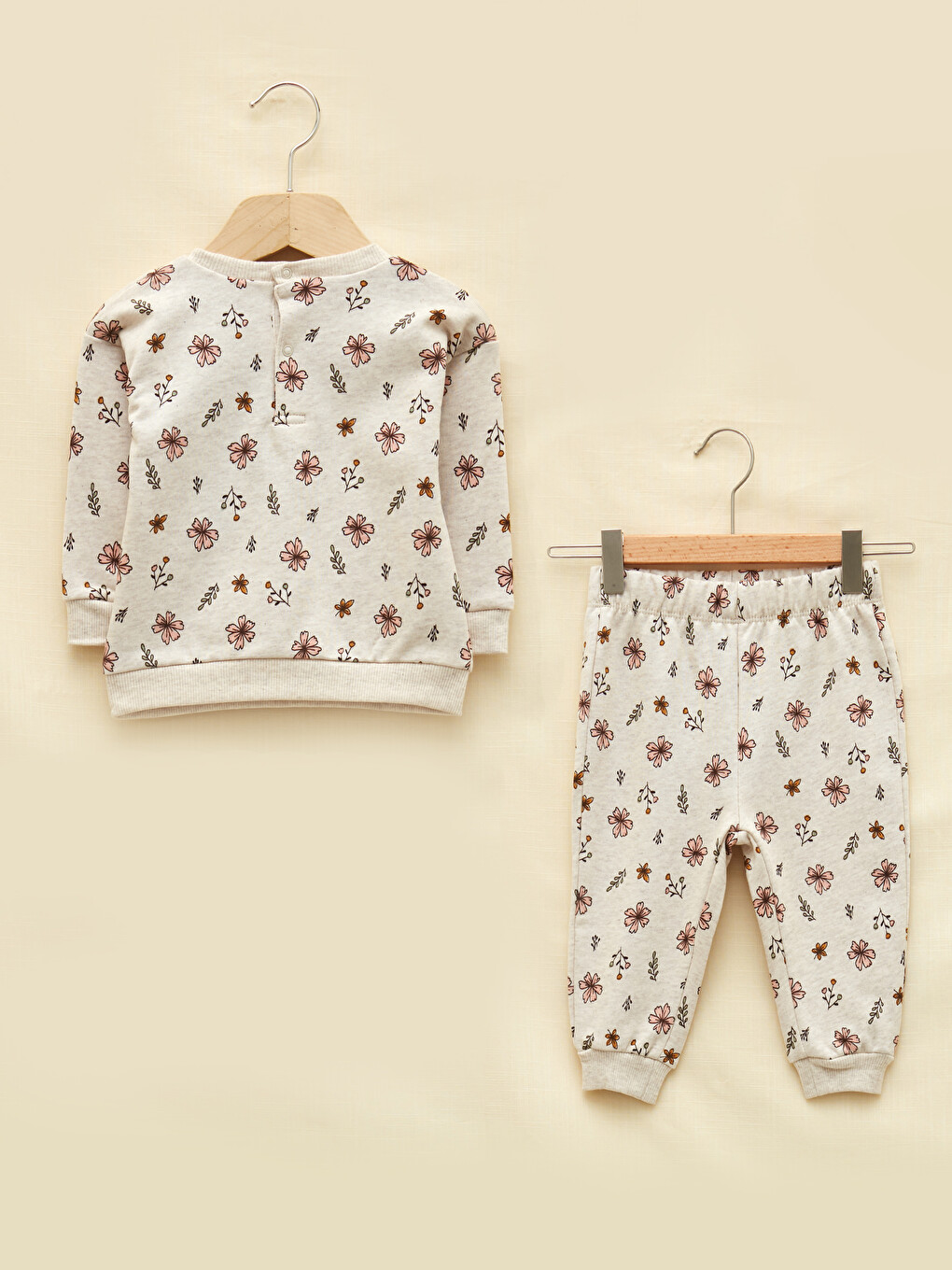 Crew Neck Long Sleeve Patterned Baby Girl Sweatshirt and Pants 2-Pack Set-1