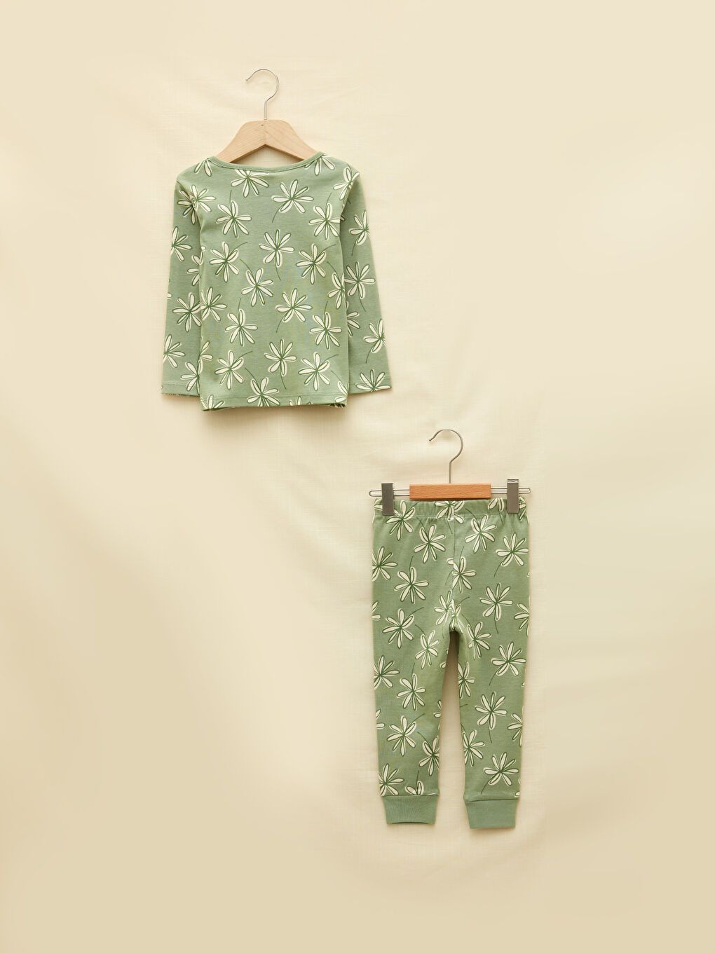 LCW baby Crew Neck Long Sleeve Patterned Baby Girl Pajama Set -W1BI28Z1-LRF
