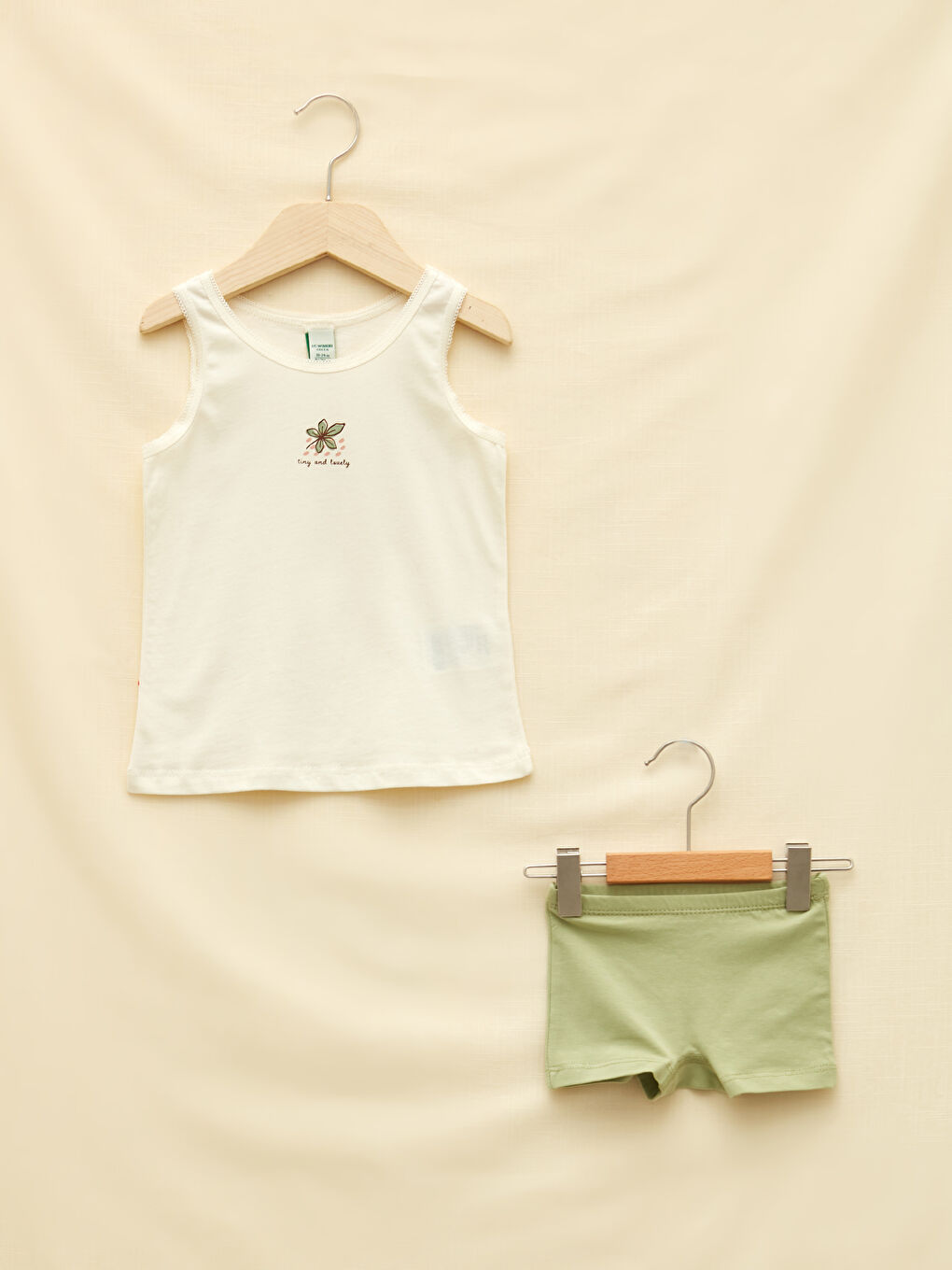 Ensemble de Sous-Vêtements pour Bébé Fille avec T-Shirt à Col Rond Imprimé et Boxer Lot de 2