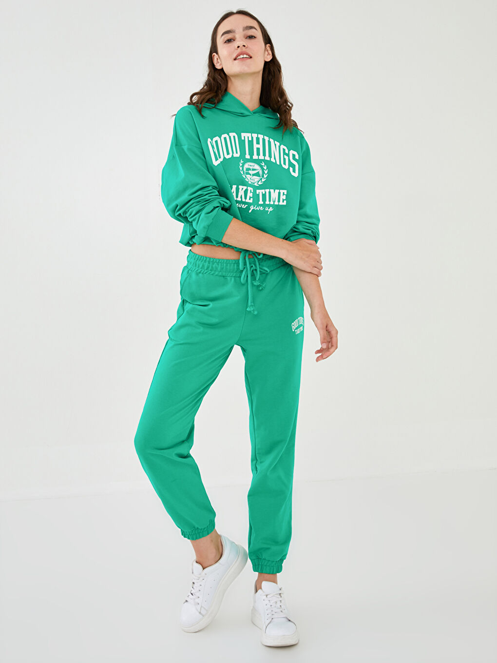 بنطلون رياضي بخصر مطاطي ومطبوع بتفاصيل جيب للسيدات-6