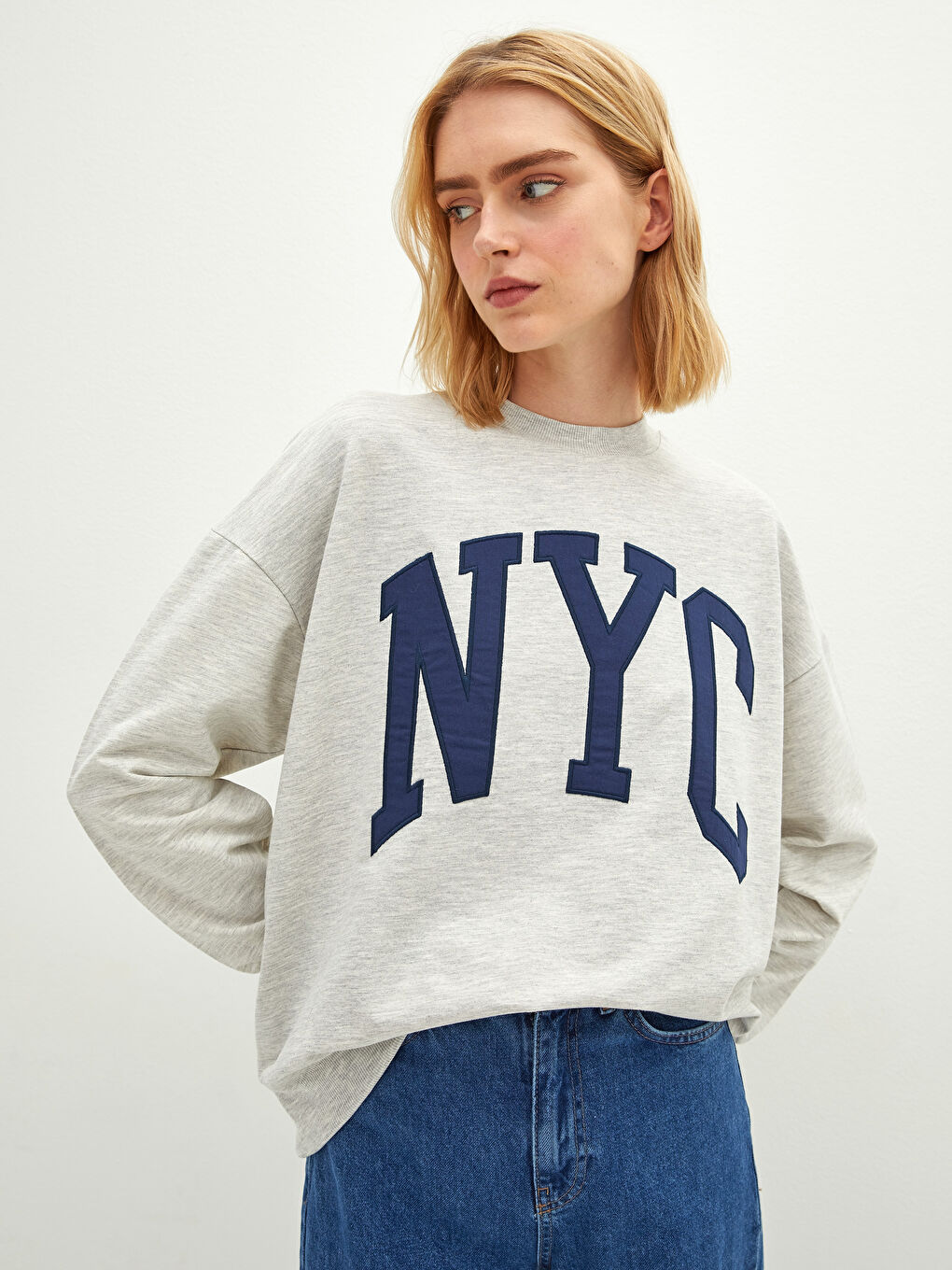 Gri Bisiklet Yaka Baskılı Uzun Kollu Kadın Sweatshirt-1