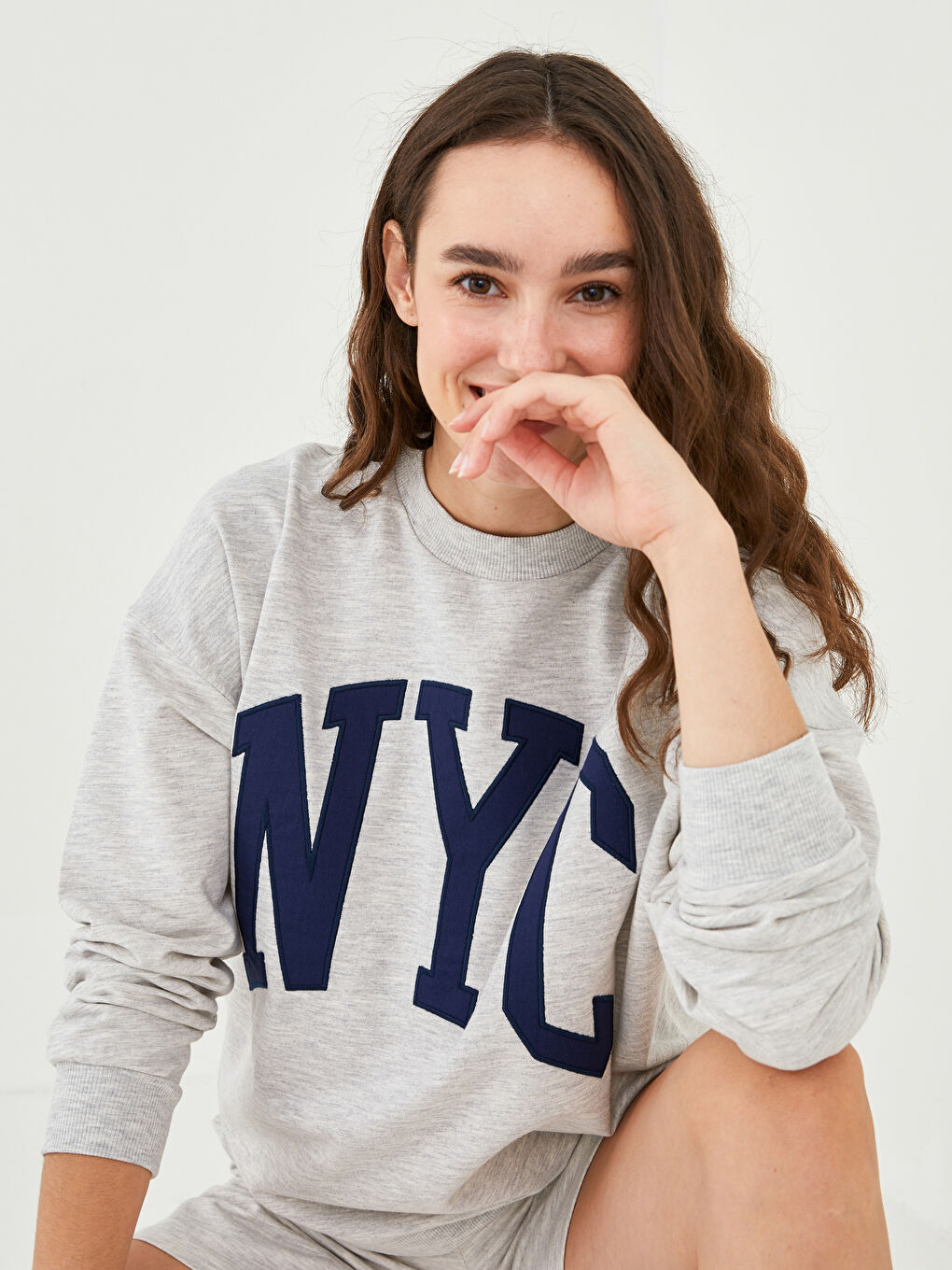 Gri Bisiklet Yaka Baskılı Uzun Kollu Kadın Sweatshirt