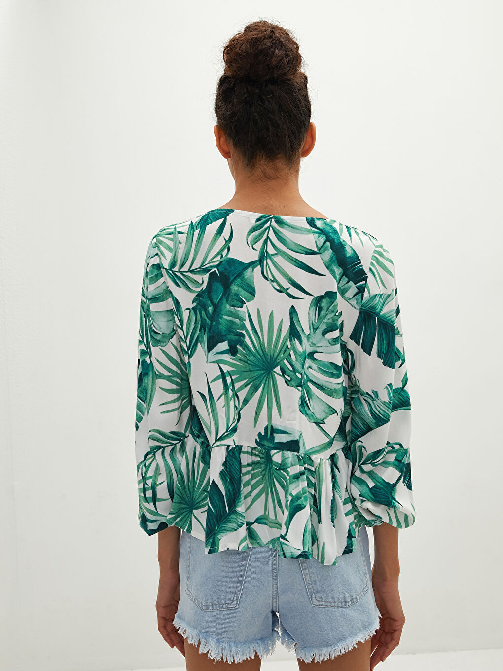 Yeşil V Yaka Desenli Önden Düğmeli Poplin Kadın Bluz-9