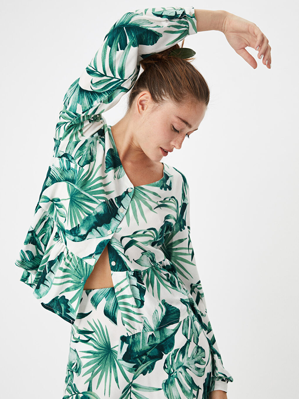 Yeşil V Yaka Desenli Önden Düğmeli Poplin Kadın Bluz