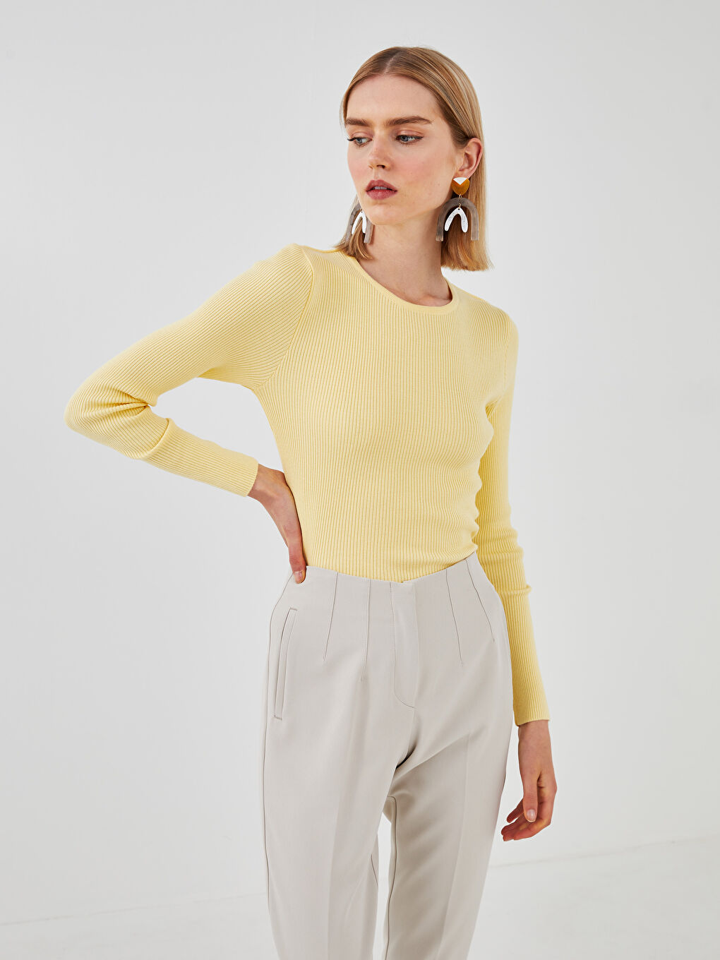 Sarı Bisiklet Yaka Crop Kadın Triko Kazak-1