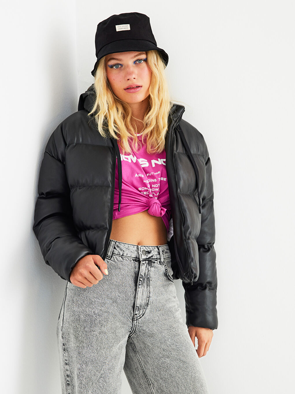 جاكيت منتفخ للسيدات بكابوش سادة بجيوب-1