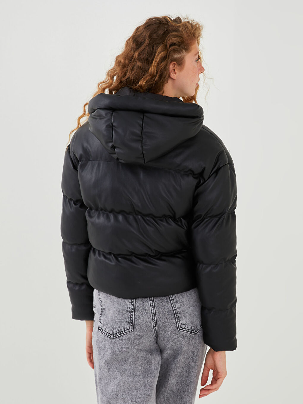 جاكيت منتفخ للسيدات بكابوش سادة بجيوب-8