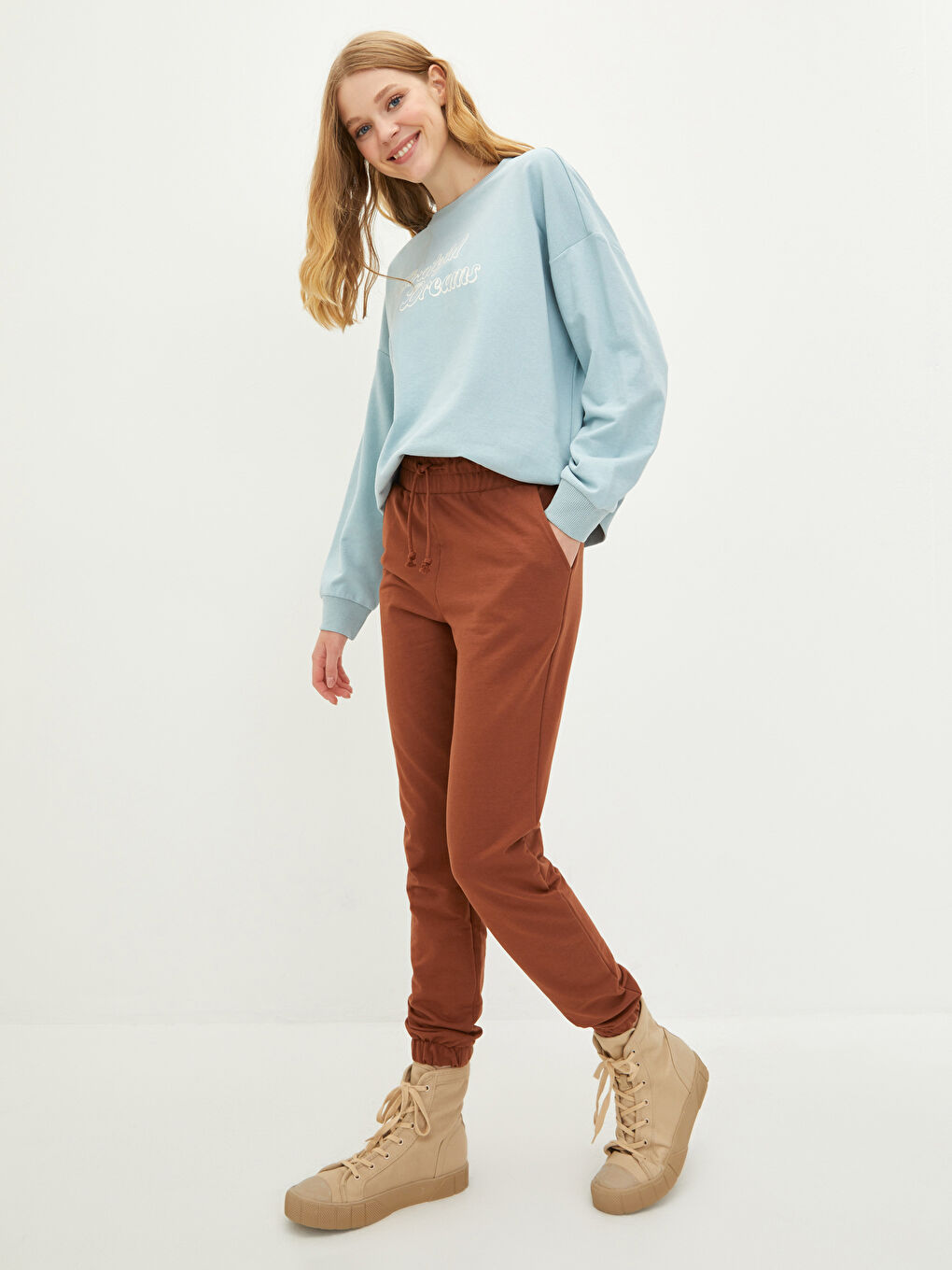 Elastic Waist Regular Pocket Detailed Women's Sweatpants-1