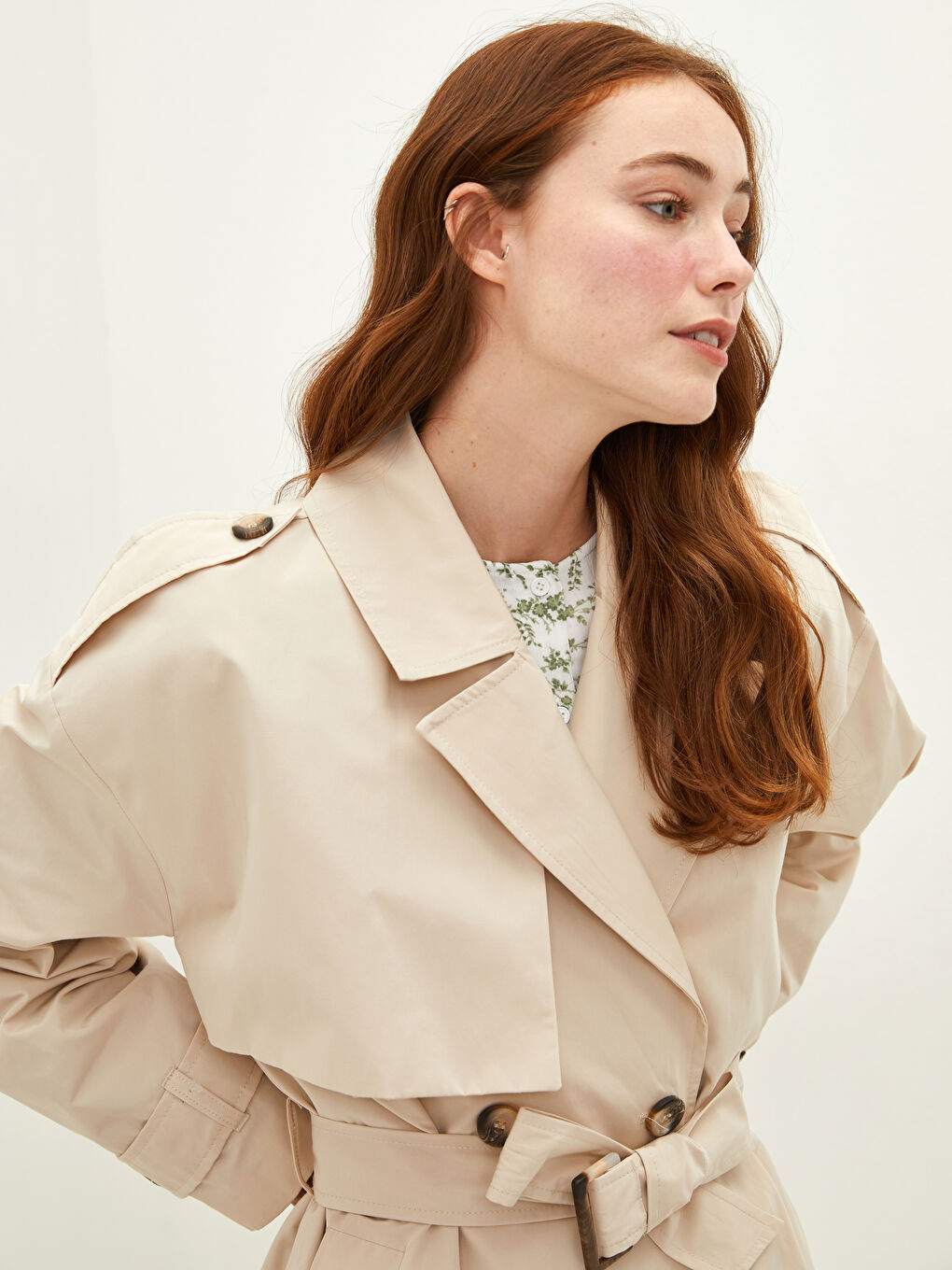 Bej Ceket Yaka Düz Uzun Kollu Beli Kemerli Kadın Trençkot-3