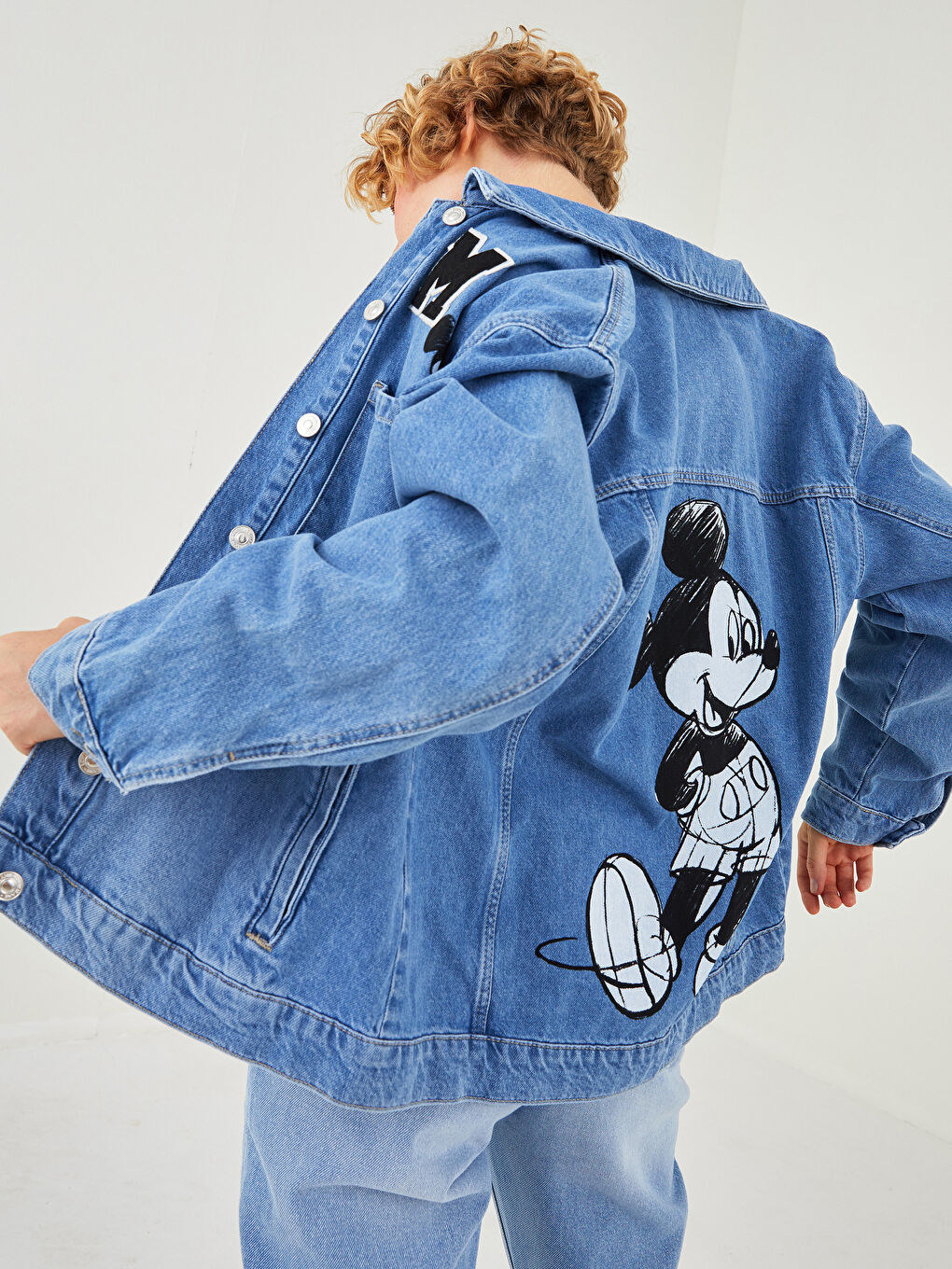 LC Waikiki Shirt Collar Mickey Mouse Printed Long Sleeve Women's Rodeo Jean Jacket -W1BL44Z8-311