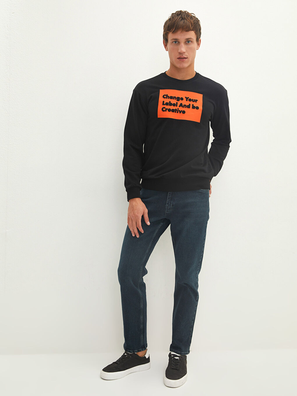 Ерлерге арналған ұзын жең дөңгелек жағалы принтті свитшот-2