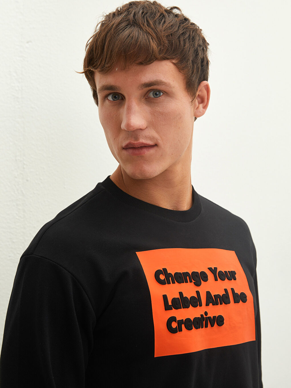 Ерлерге арналған ұзын жең дөңгелек жағалы принтті свитшот-3