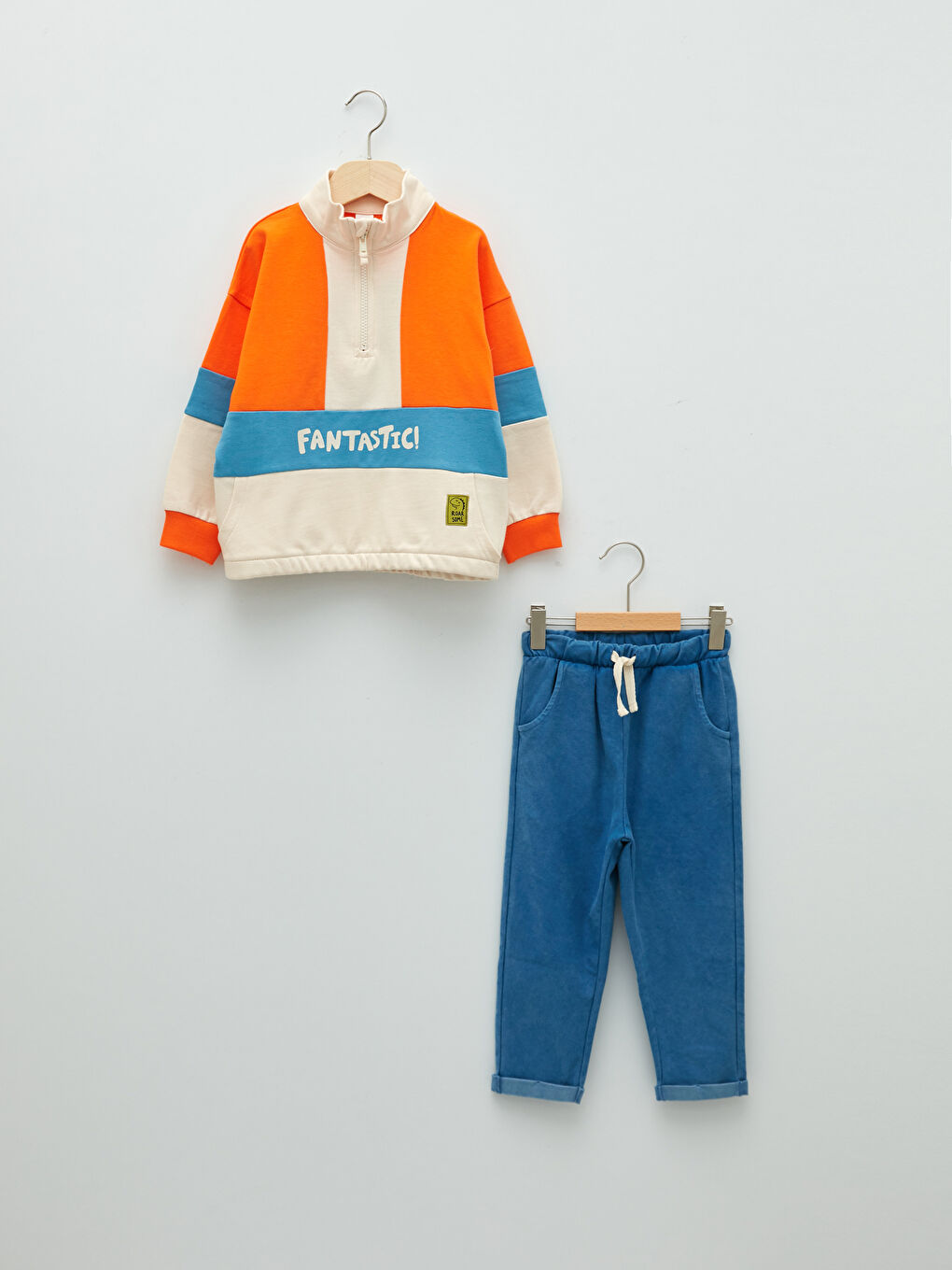 Bej Dik Yaka Uzun Kollu Baskılı Erkek Bebek Sweatshirt ve Pantolon 2'li Takım