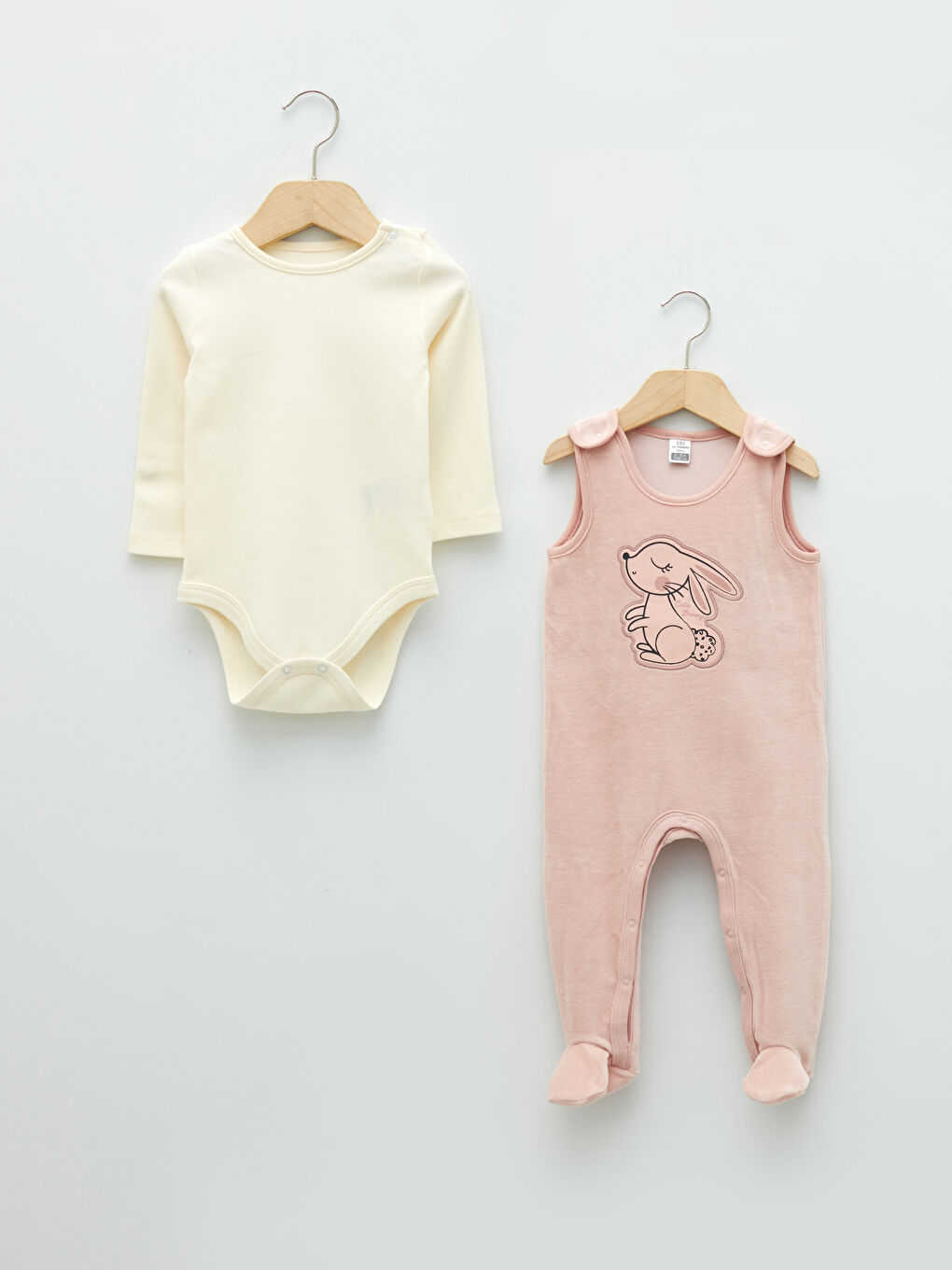 LCW baby Crew Neck Long Sleeved Baby Girl Snap Fastener Body and Jumpsuit 2-Piece Set -W1BL87Z1-FHP
