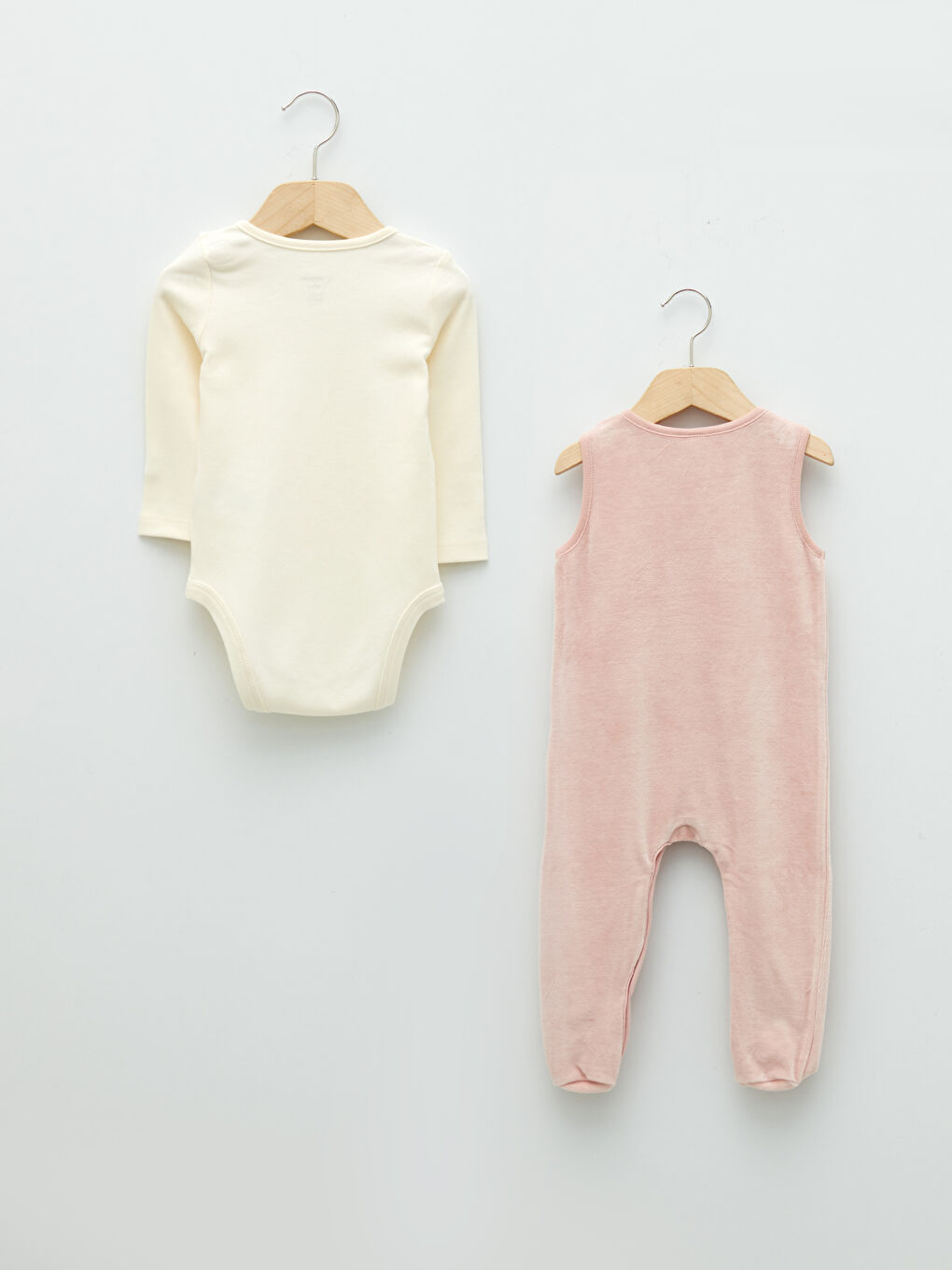 LCW baby Crew Neck Long Sleeved Baby Girl Snap Fastener Body and Jumpsuit 2-Piece Set -W1BL87Z1-FHP