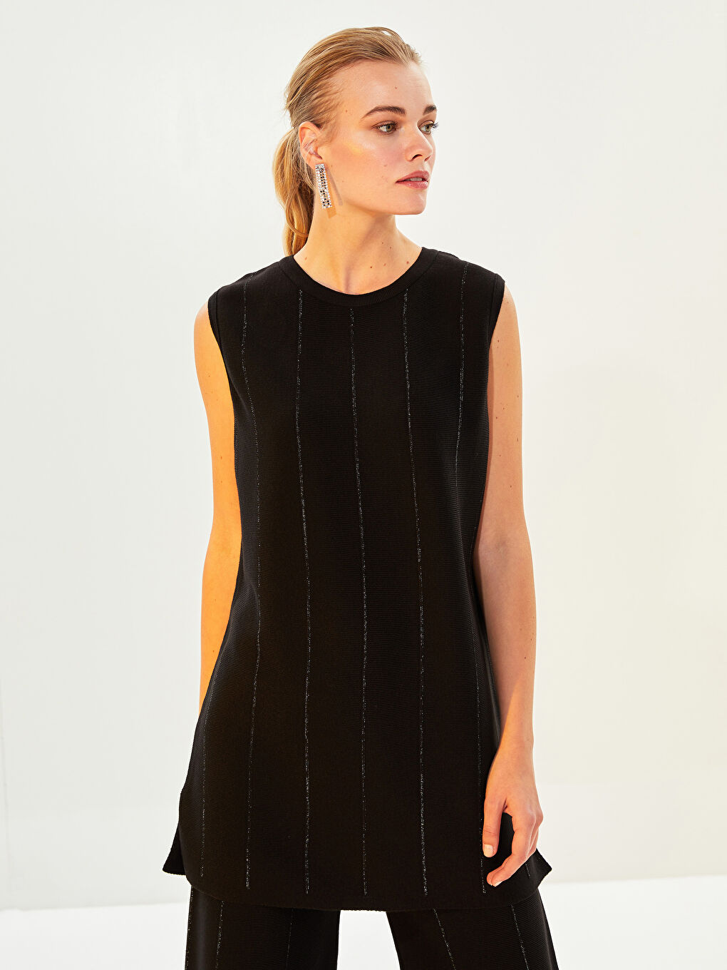 Siyah Kadın Bisiklet Yaka Çizgili Kolsuz Triko Tunik