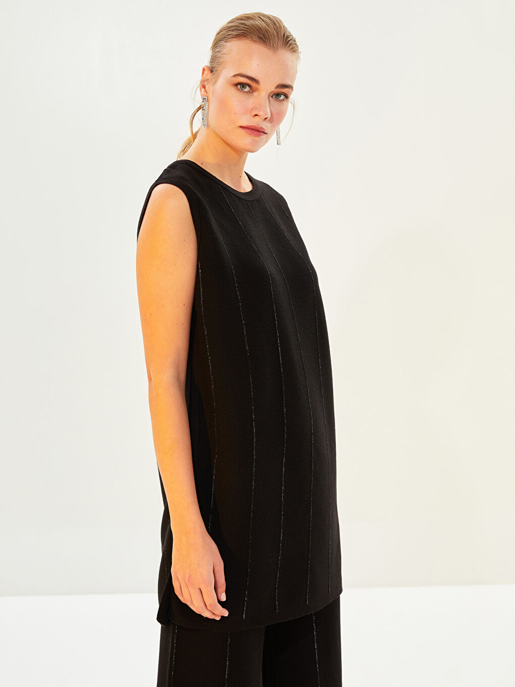 Siyah Kadın Bisiklet Yaka Çizgili Kolsuz Triko Tunik-1