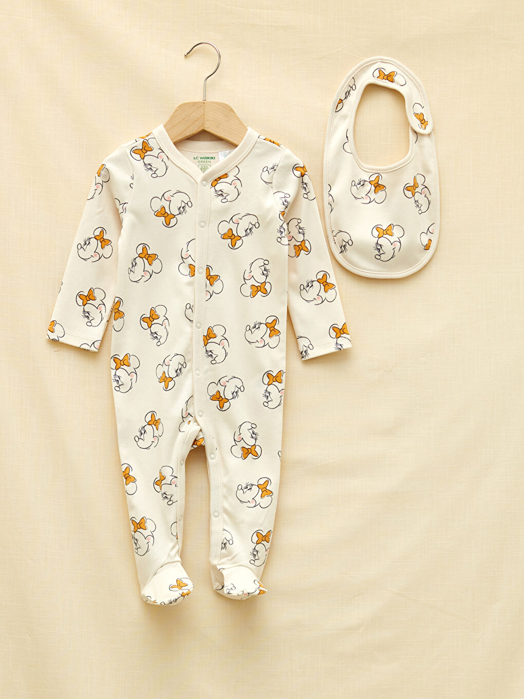 LCW baby Combinaison et Bavoir Minnie Mouse Imprimés à Manches Longues Col Rond pour Bébé Fille Lot de 2 -W1BM63Z1-LRB