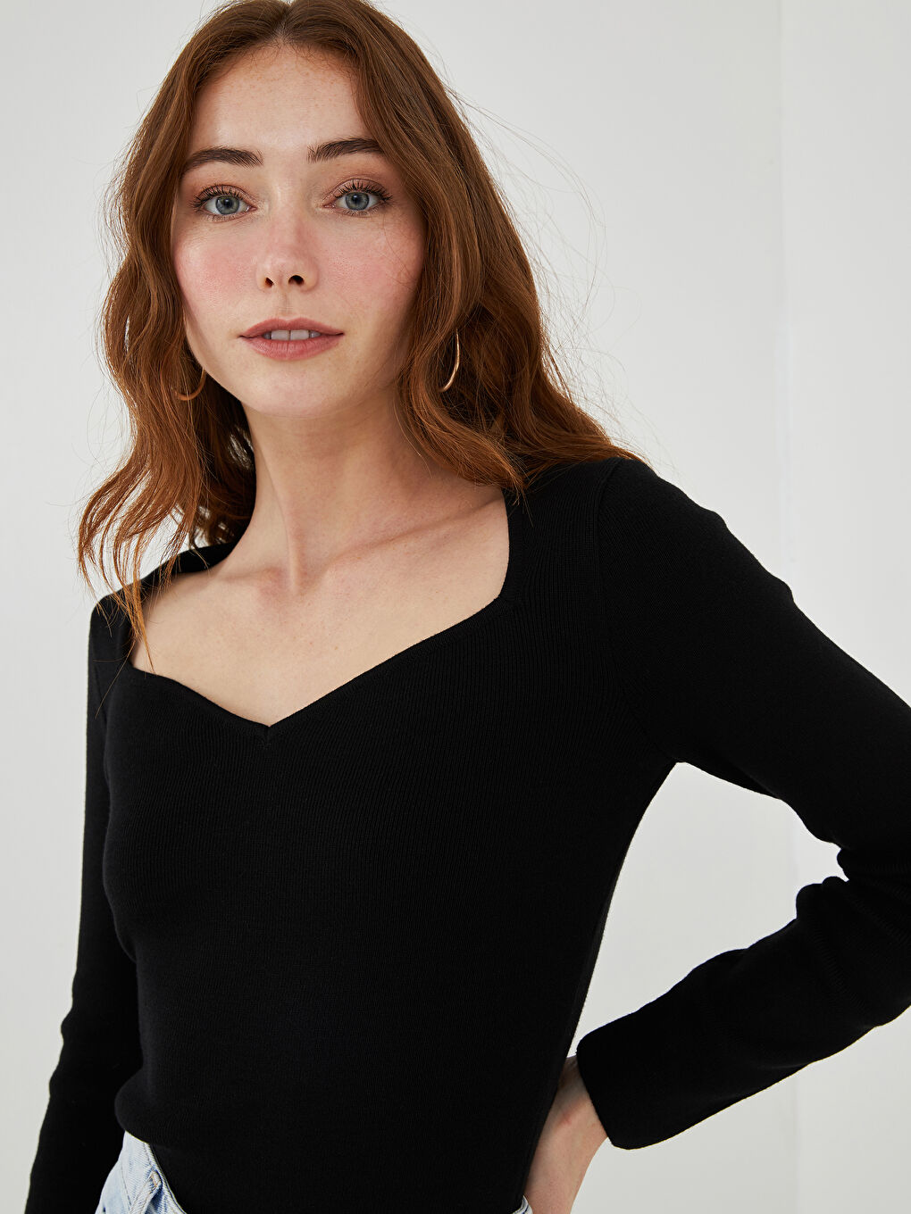 Siyah V Yaka Düz Uzun Kollu Kadın Kazak-5