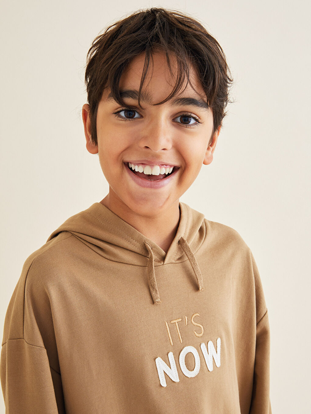 LCW Kids Hooded Embroidered Long Sleeve Cotton Boy Sweatshirt -W1BO39Z4-GMW