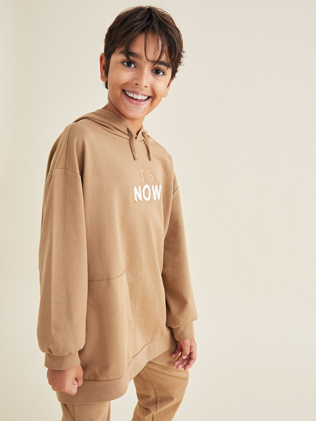 LCW Kids Hooded Embroidered Long Sleeve Cotton Boy Sweatshirt -W1BO39Z4-GMW