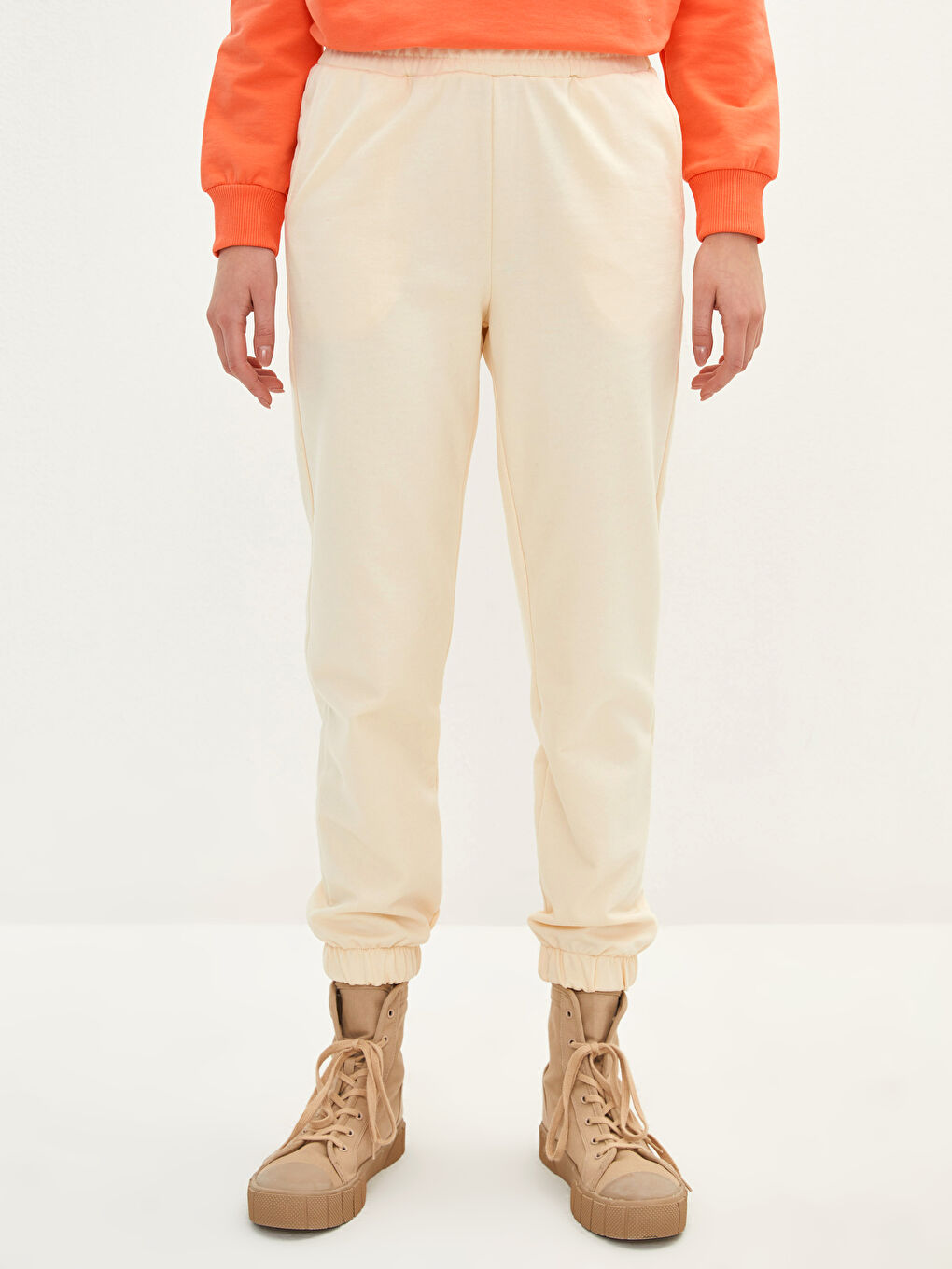 Bej Beli Lastikli Düz Cep Detaylı Kadın Jogger Eşofman Altı-2