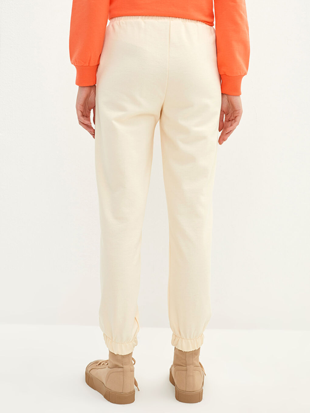 Bej Beli Lastikli Düz Cep Detaylı Kadın Jogger Eşofman Altı-3