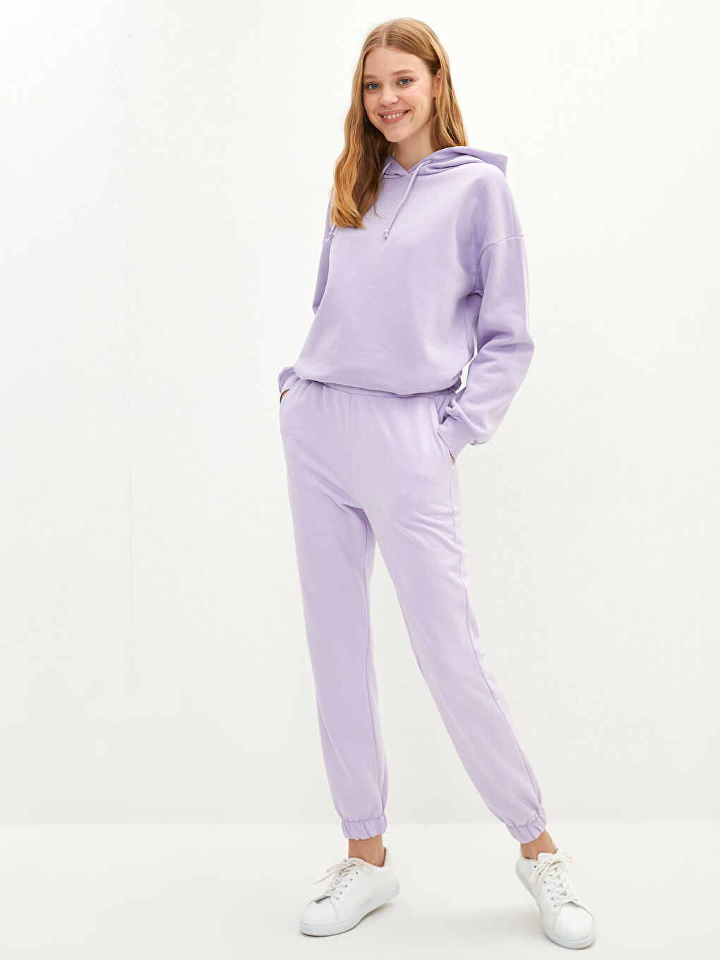 Pantalon de Survêtement Jogger pour Femmes Taille Élastiquée Coupe Standard avec Poches et Détails