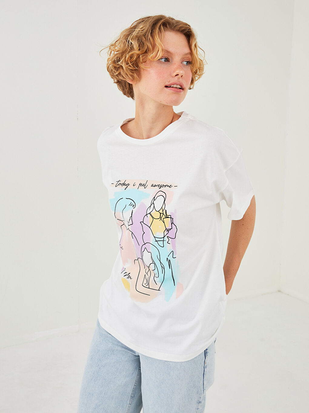 Ekru Bisiklet Yaka Baskılı Kısa Kollu Pamuklu Kadın Tişört-1