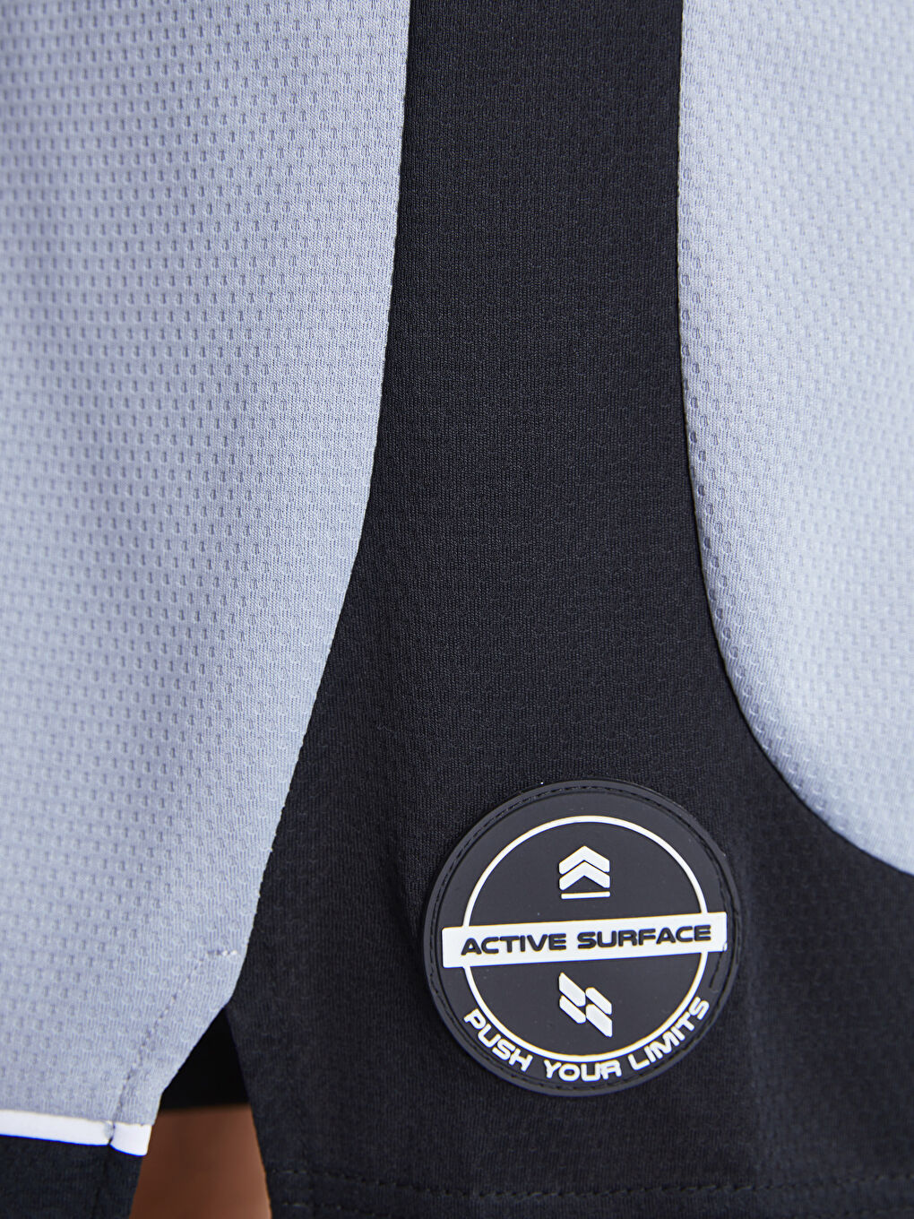 شورت رجالي بخصر مطاطي وقصة مريحة-5