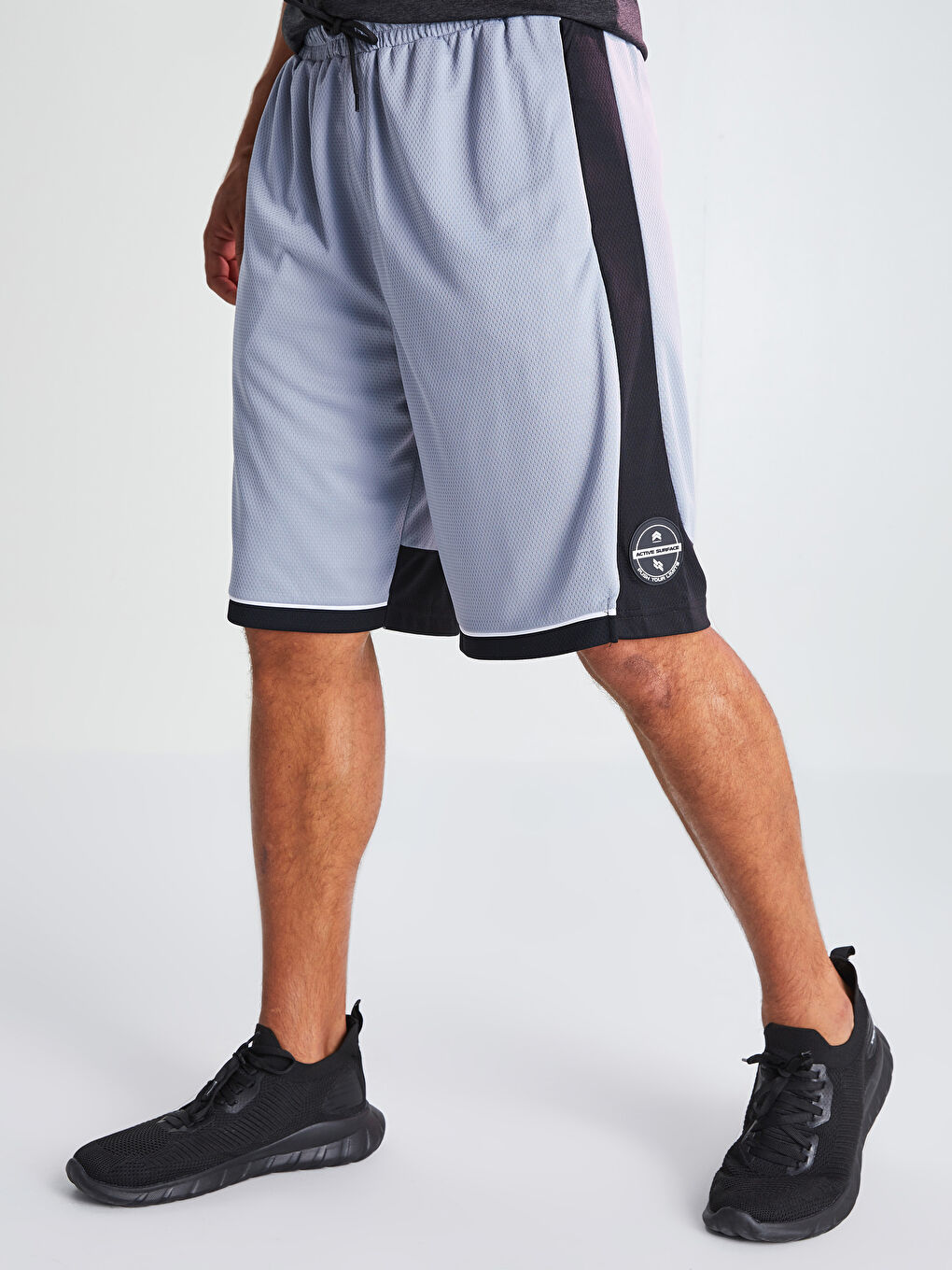 شورت رجالي بخصر مطاطي وقصة مريحة-6