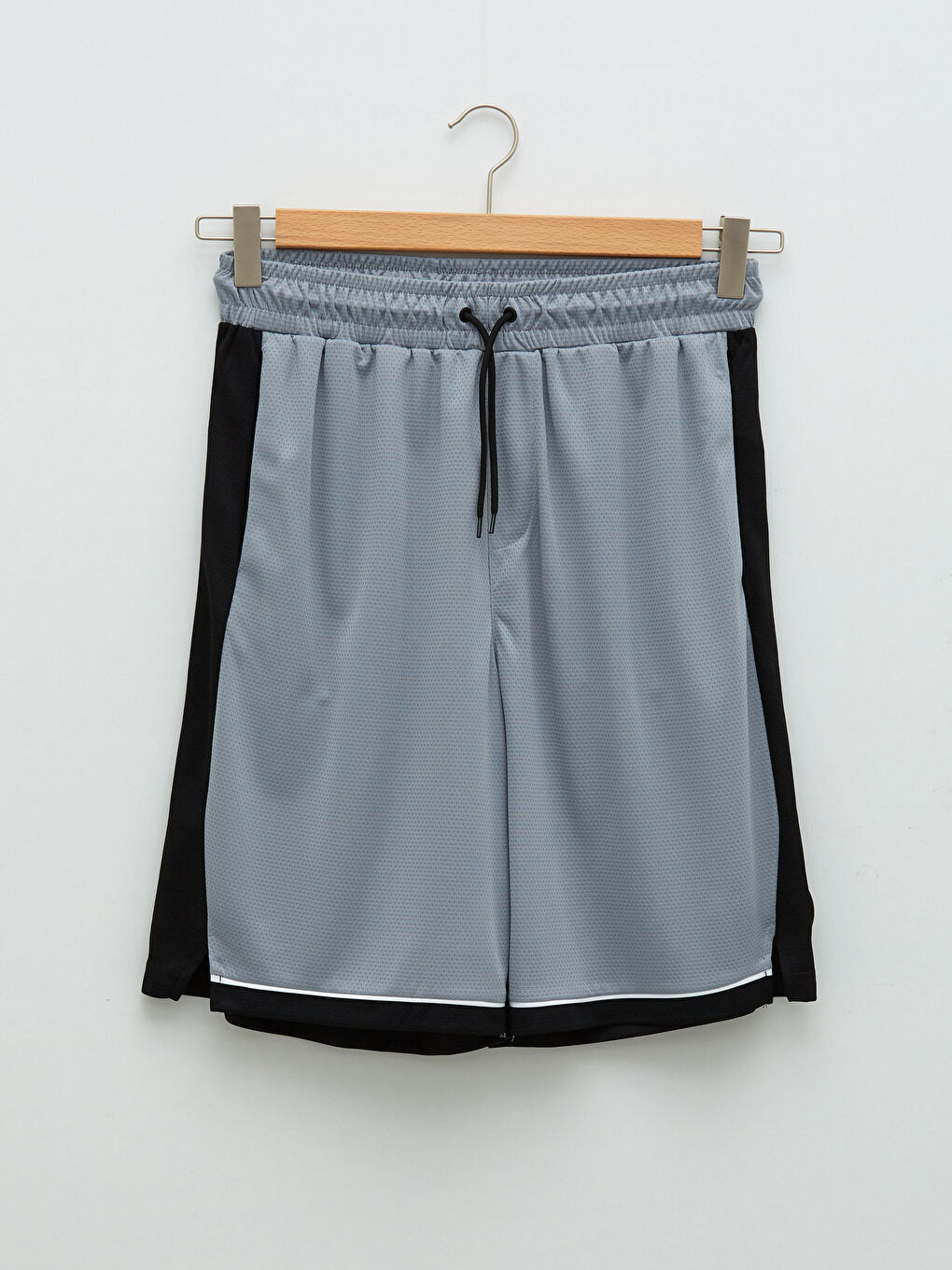 شورت رجالي بخصر مطاطي وقصة مريحة-9