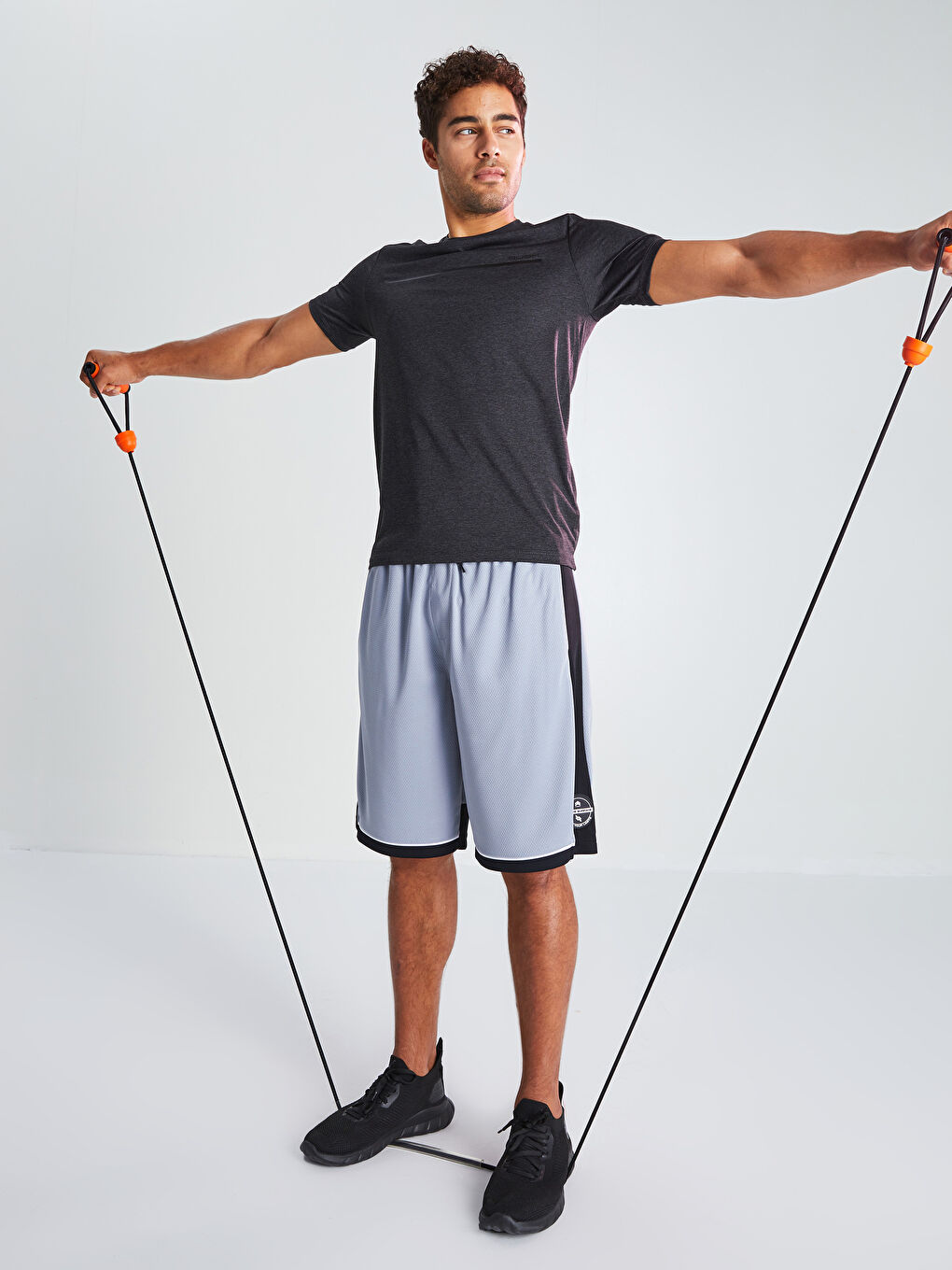 شورت رجالي بخصر مطاطي وقصة مريحة