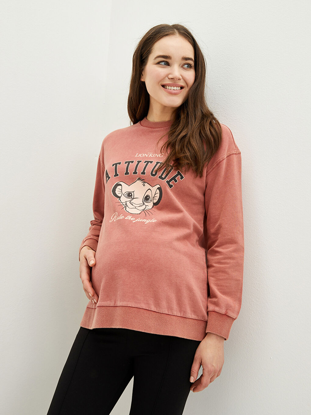 LCWAIKIKI Maternity Kırmızı Bisiklet Yaka Aslan Kral Baskılı Uzun Kollu Hamile Sweatshirt