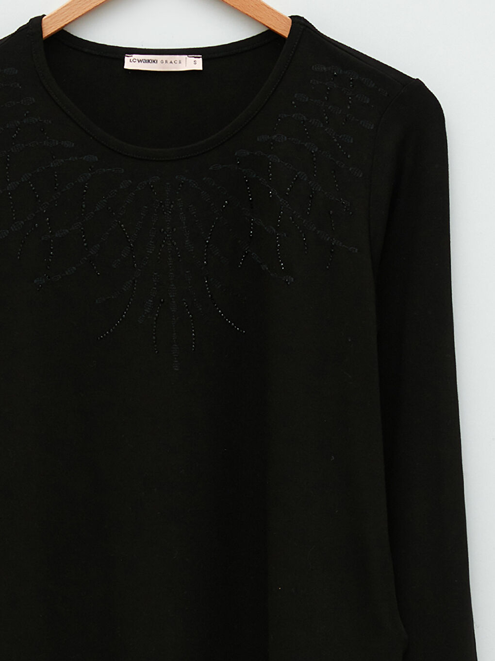 Siyah Bisiklet Yaka Uzun Kol Nakışlı Penye Tişört Kadın-7