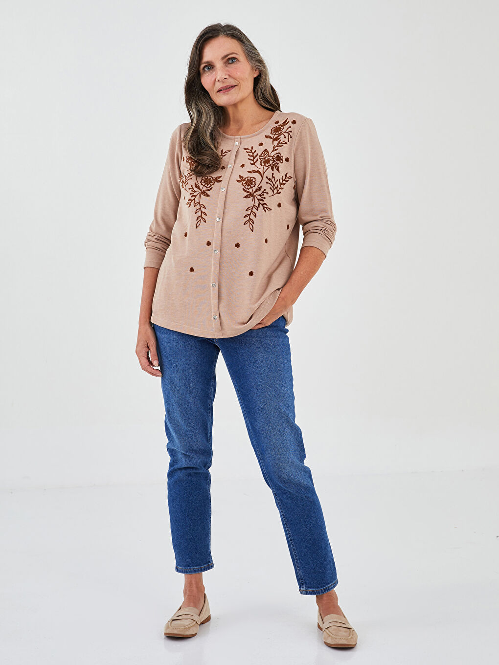 Bej Bisiklet Yaka Nakışlı Uzun Kollu Kadın Bluz-2