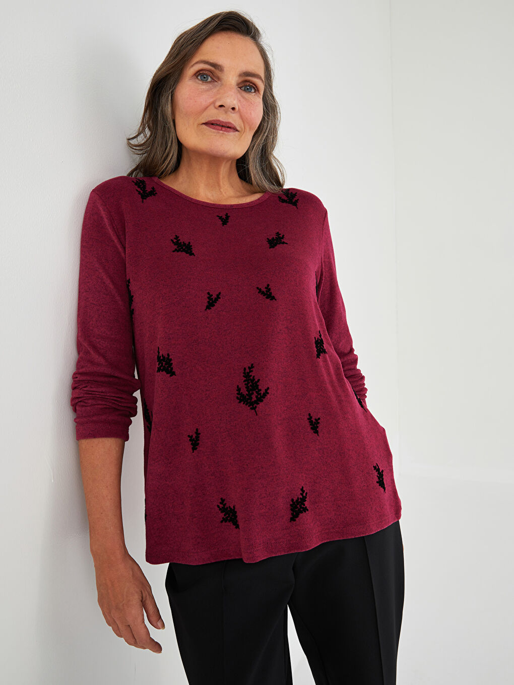 Mürdüm Bisiklet Yaka Desenli Uzun Kollu Kadın Tişört