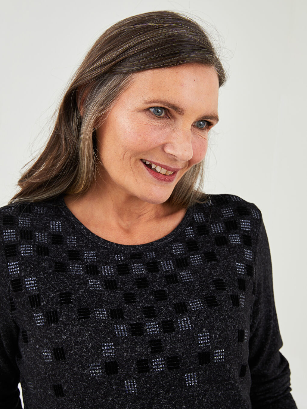 Crew Neck Embroidered Long Sleeve Women's T-Shirt-2