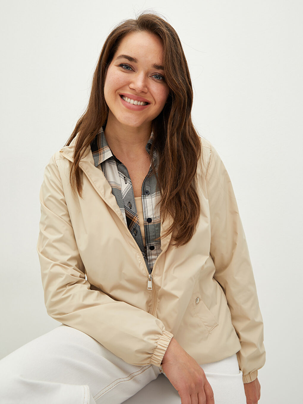 LCWAIKIKI Classic Hooded Straight Long Sleeve Pocket Detailed Women's Raincoat -W1BV94Z8-RRT